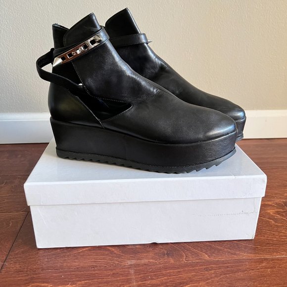 UNIF - Black Platform Shoes - size 10 - Picture 2 of 7